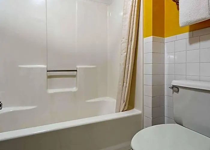 Surestay By Western Hotel Greenville